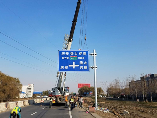 清远清远道路护栏网网片该如何进行正确的选购呢？